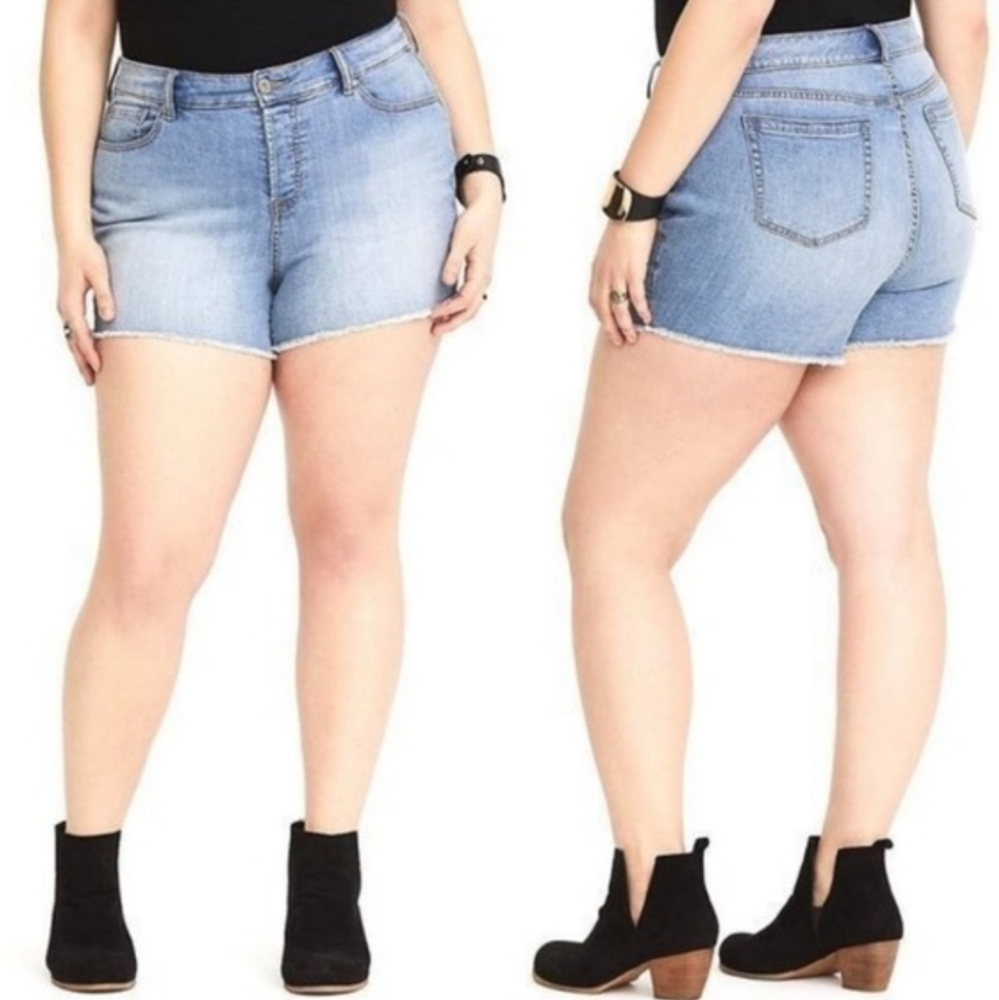 Torrid High Rise Skinny Short Short Vintage Stretch Light Wash